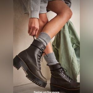 Dr. Martens Black Leather Leona